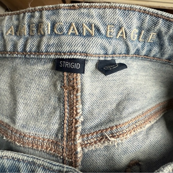 American Eagle Womens Mom Cut Off Jeans Shorts SZ 6 Distressed Denim Stretch - Picture 4 of 8